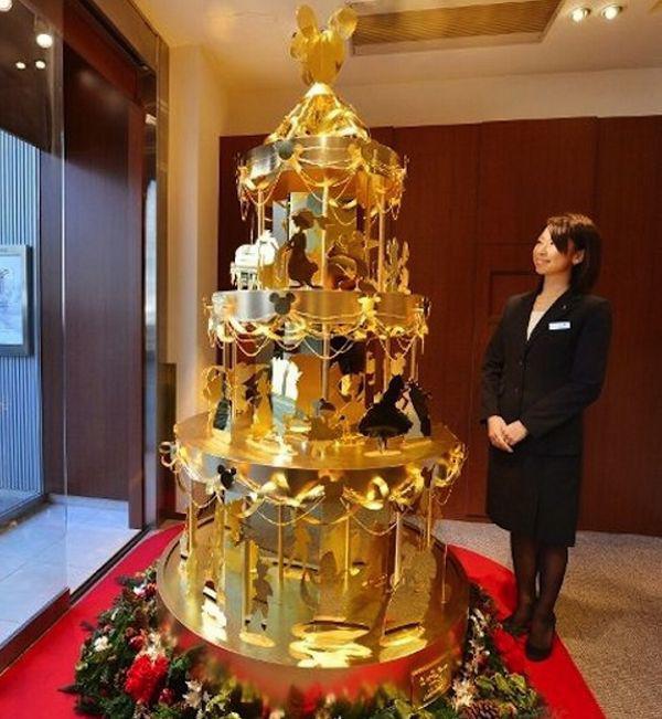 Lóa mắt với loạt cây thông bằng vàng ròng sang chảnh, đắt giá nhất thế giới